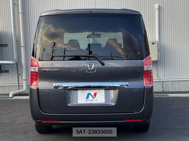 Honda e 2014-02 8527499-15