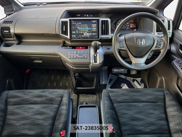 Honda e 2014-02 8527499-1