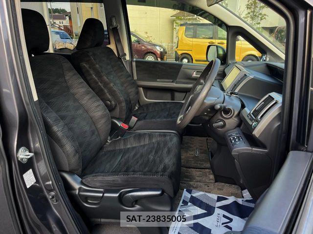 Honda e 2014-02 8527499-7
