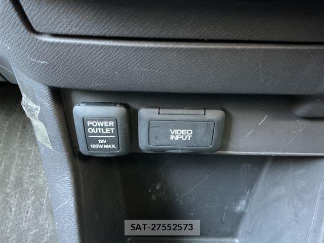 Honda e 2010-08 8563637-10