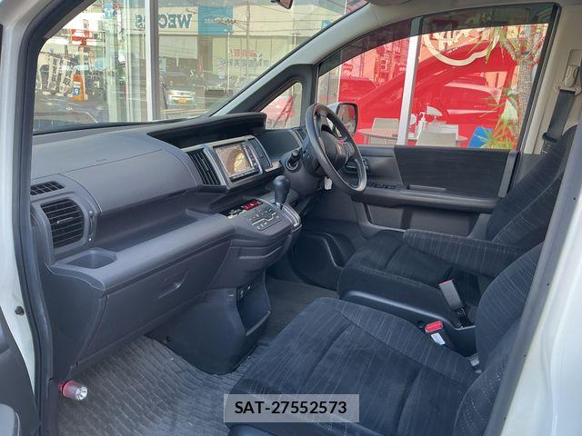 Honda e 2010-08 8563637-1