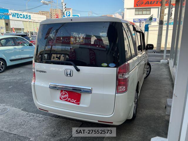 Honda e 2010-08 8563637-2