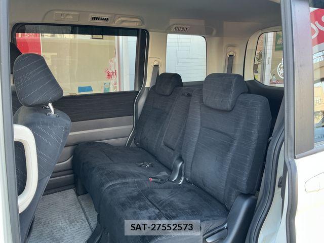 Honda e 2010-08 8563637-3