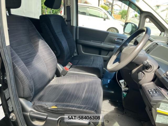 Honda e 2012-01 8563641-9