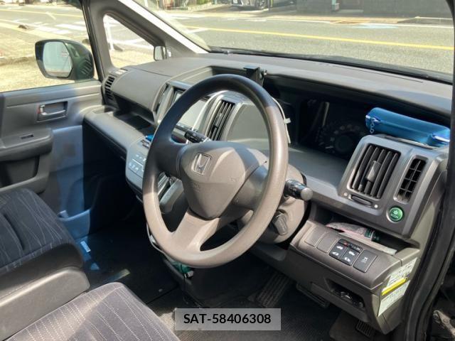 Honda e 2012-01 8563641-13
