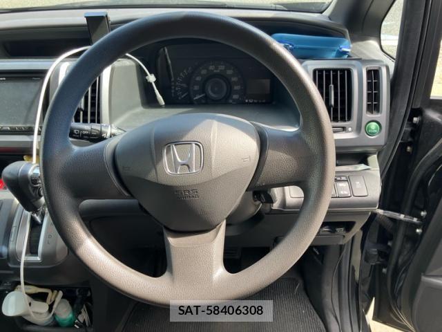 Honda e 2012-01 8563641-14