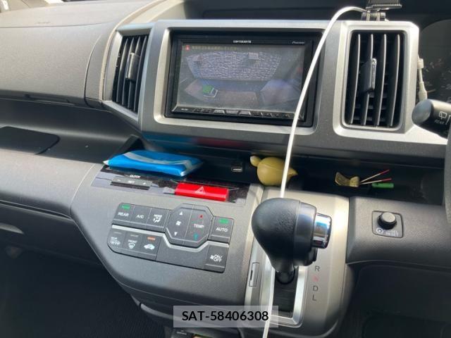 Honda e 2012-01 8563641-22