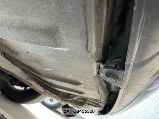 Honda e 2012-01 8563641-27