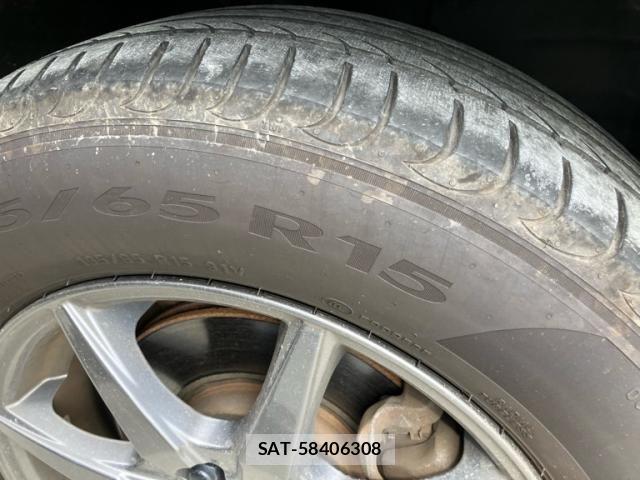 Honda e 2012-01 8563641-7