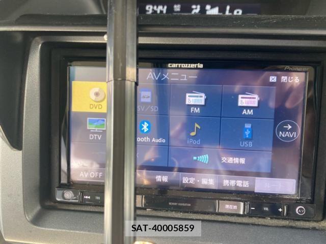 Honda e 2010-06 8563639-23
