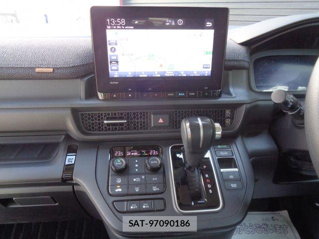 Honda e 2022-07 8563635-24