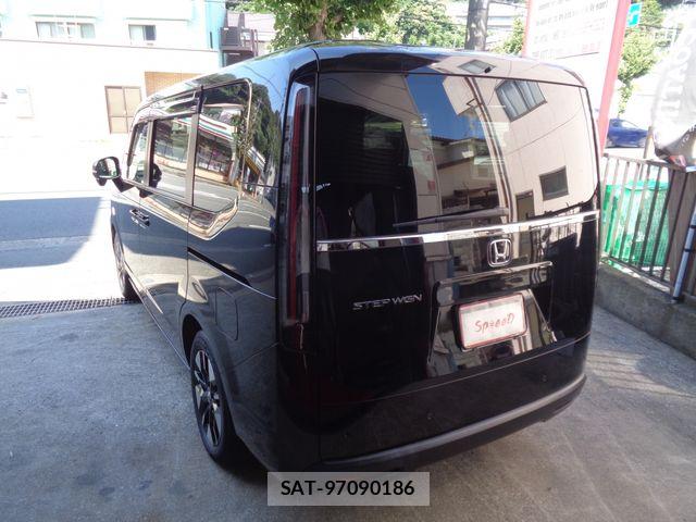 Honda e 2022-07 8563635-3