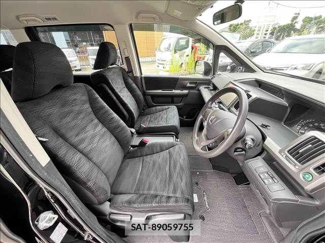 Honda e 2013-11 8563638-11