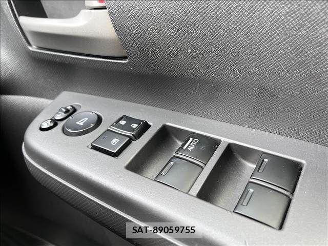 Honda e 2013-11 8563638-29