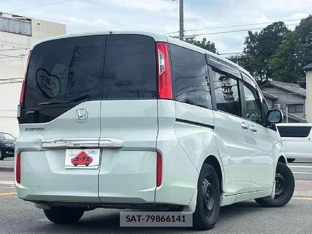 Honda e 2015-04 8629057-2