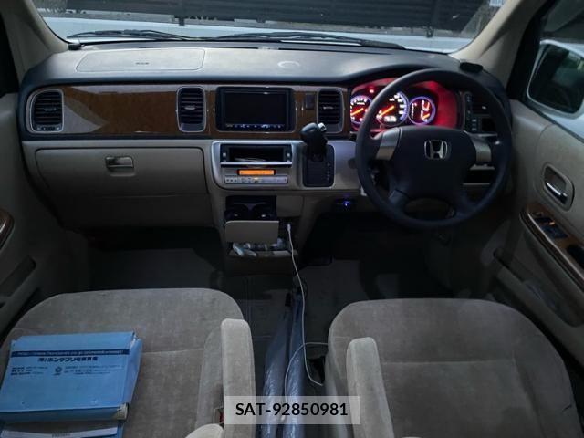 Honda e 2005-03 8629068-16