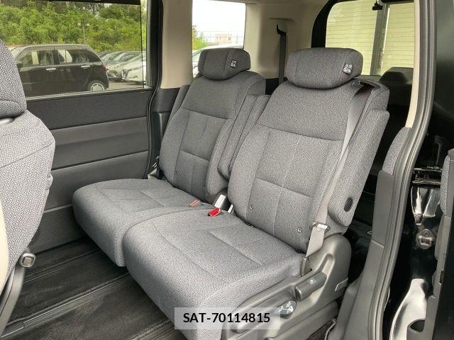 Honda e 2025-03 8666945-12