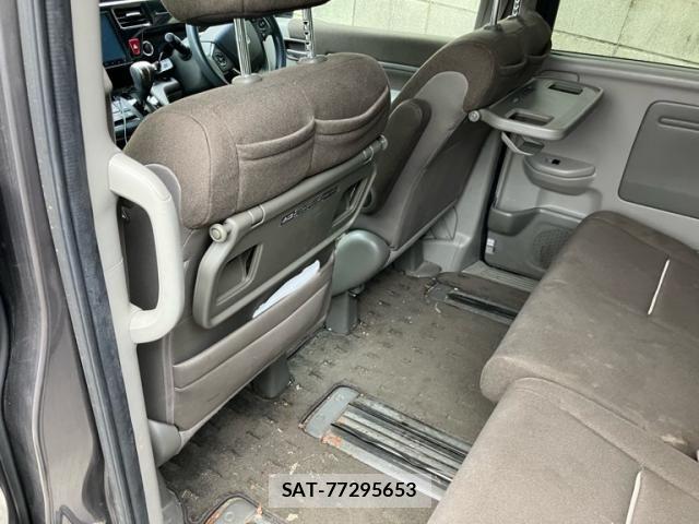 Honda e 2015-09 8661726-10