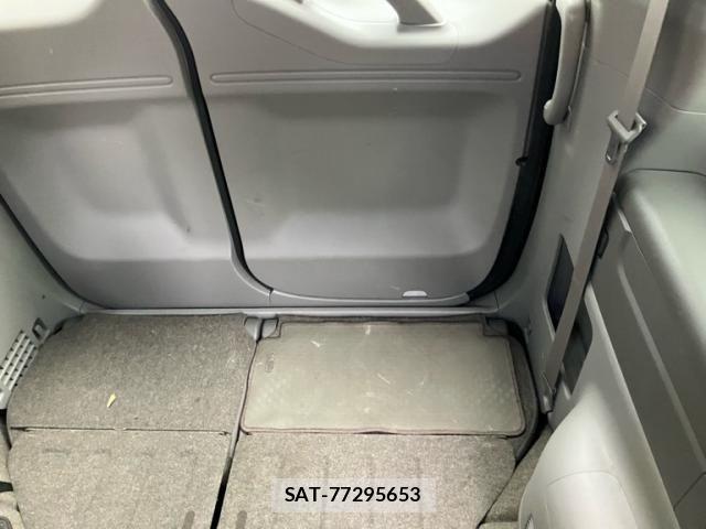 Honda e 2015-09 8661726-11