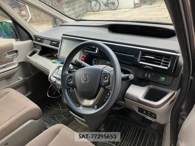 Honda e 2015-09 8661726-14