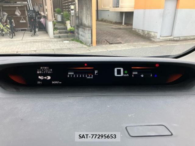 Honda e 2015-09 8661726-18