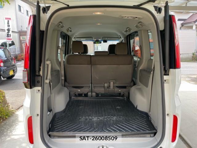 Honda e 2016-03 8661727-10