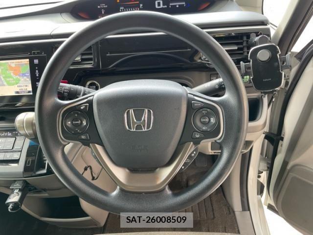 Honda e 2016-03 8661727-18