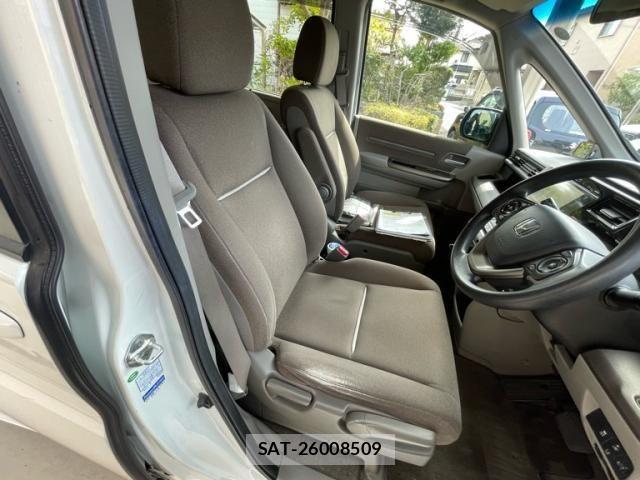 Honda e 2016-03 8661727-21