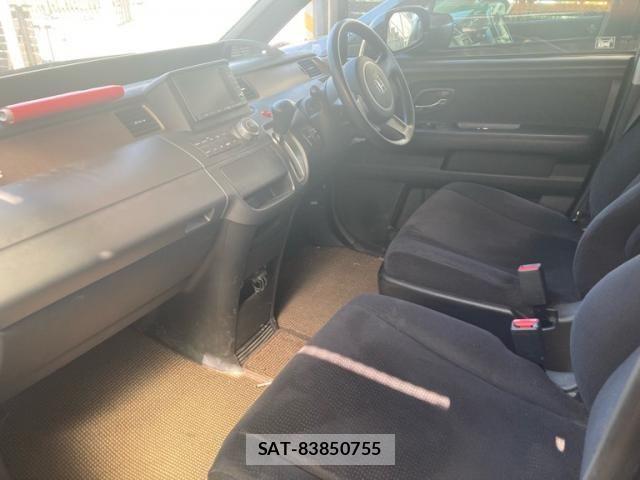 Honda e 2009-01 8666949-7
