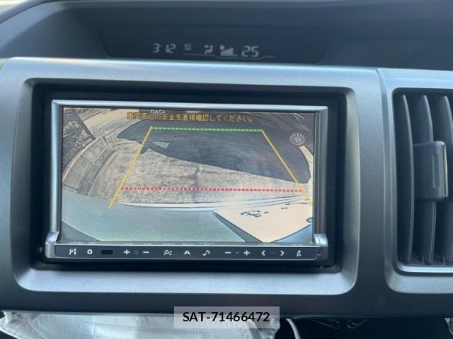 Honda e 2011-10 8666946-18