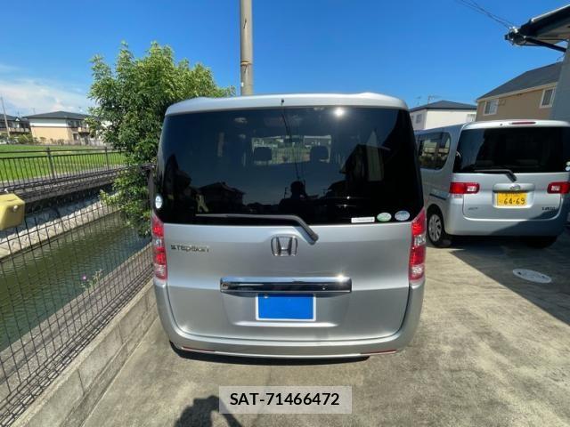 Honda e 2011-10 8666946-3