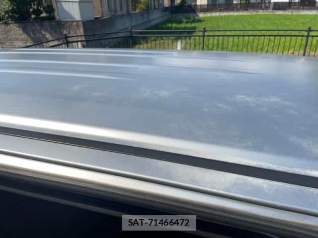 Honda e 2011-10 8666946-7