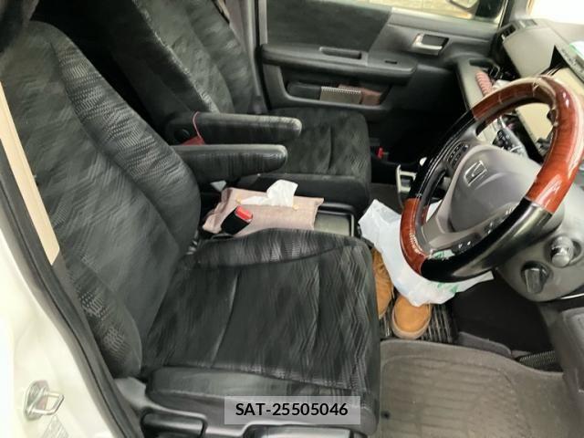 Honda e 2014-11 8661729-9
