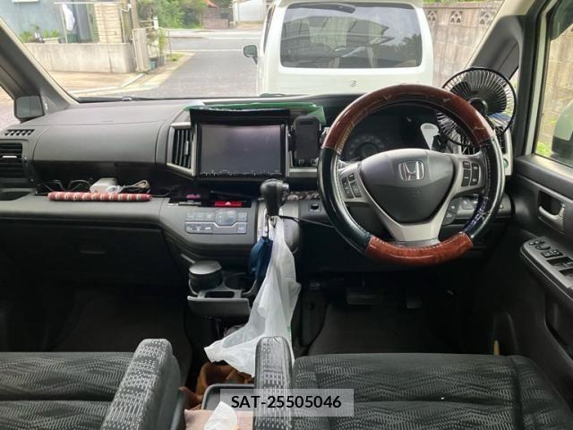 Honda e 2014-11 8661729-12