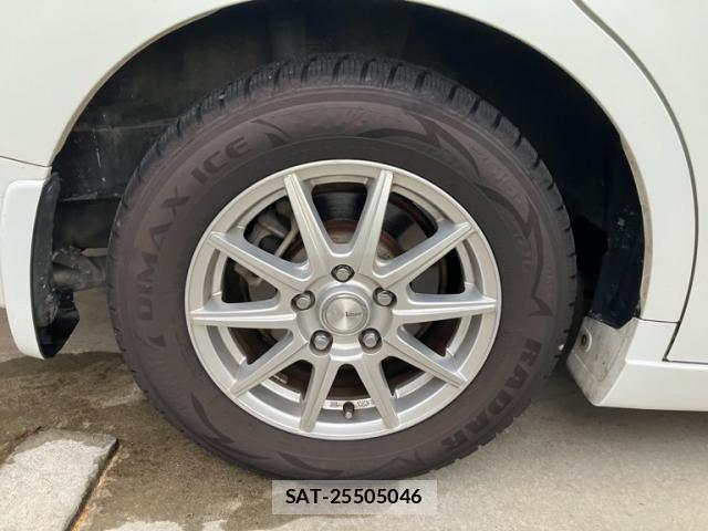 Honda e 2014-11 8661729-8