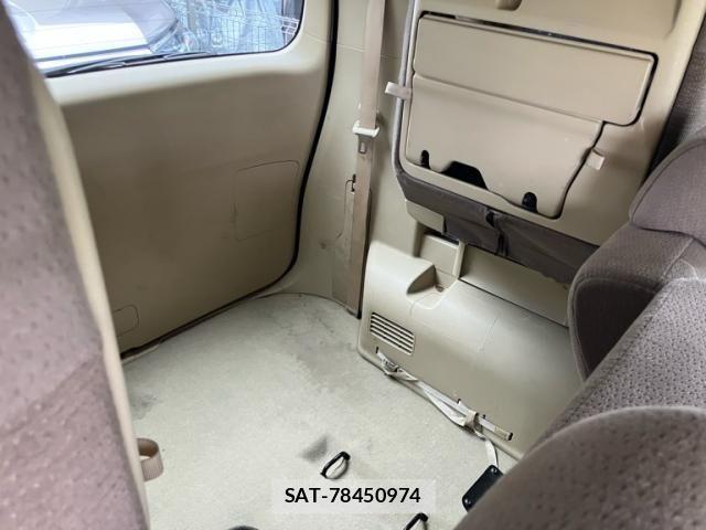 Honda e 2009-04 8666948-13