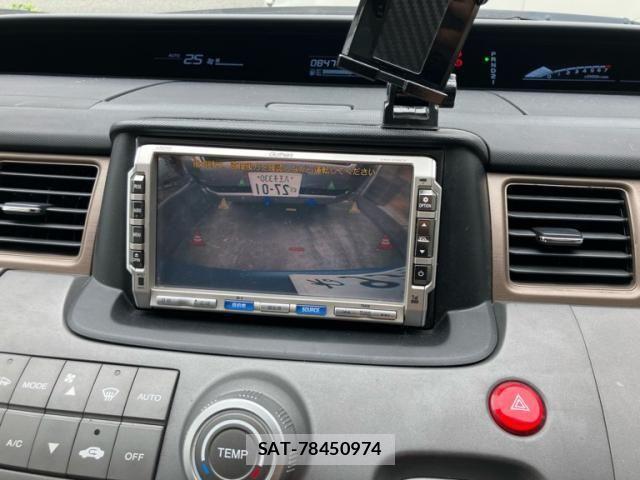 Honda e 2009-04 8666948-21