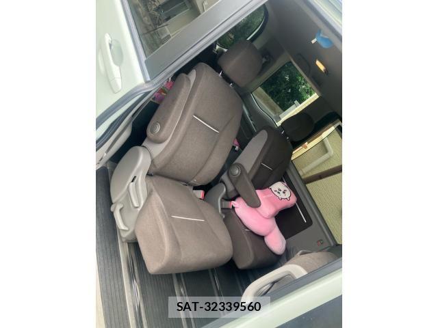 Honda e 2015-12 8666947-10
