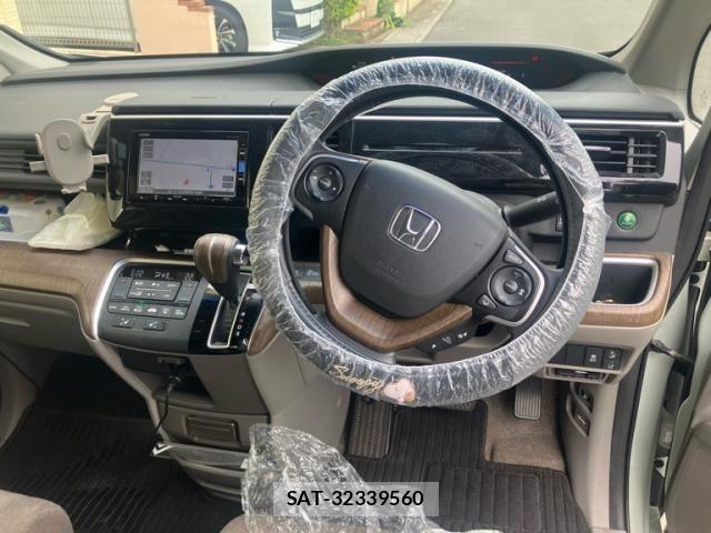 Honda e 2015-12 8666947-14