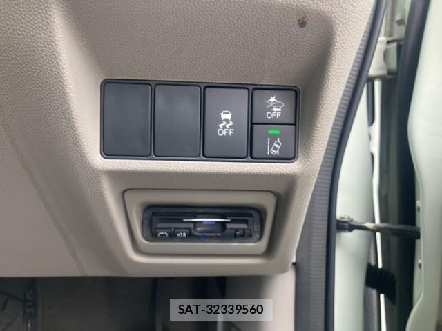 Honda e 2015-12 8666947-15