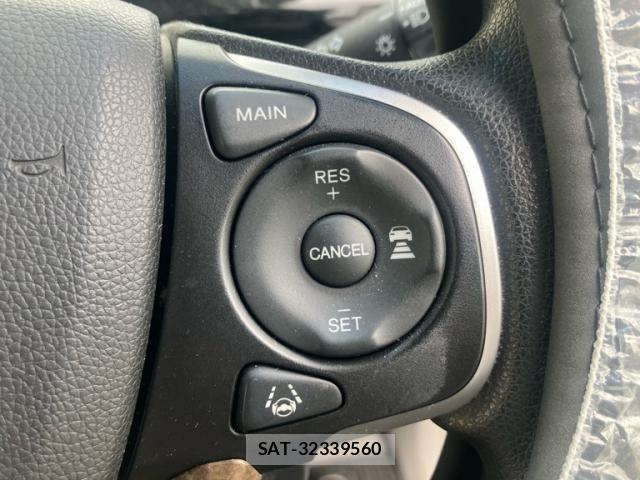 Honda e 2015-12 8666947-17