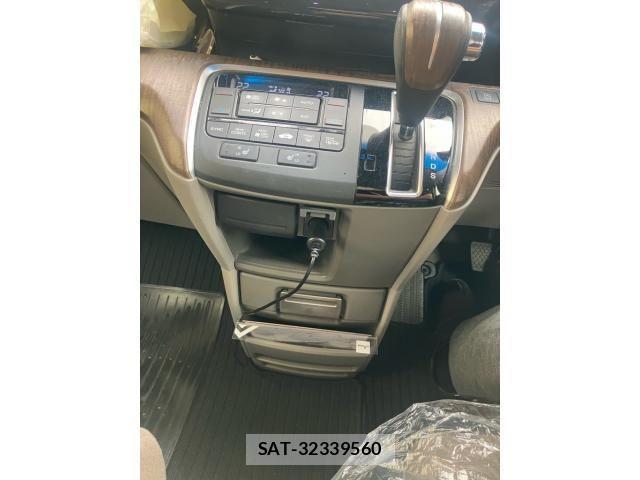Honda e 2015-12 8666947-21