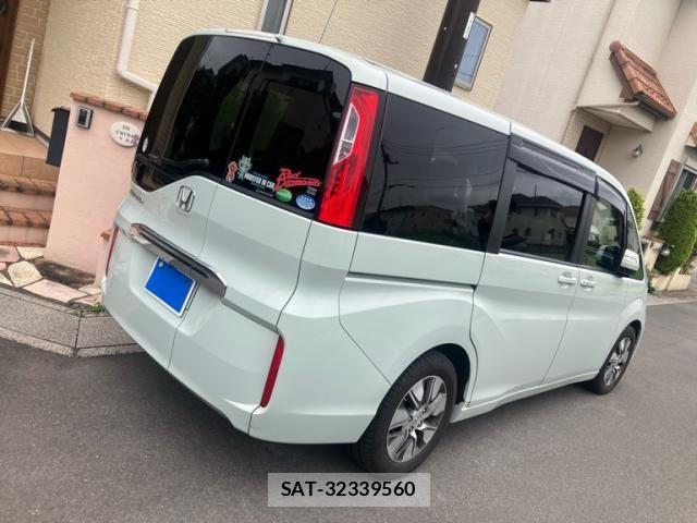 Honda e 2015-12 8666947-3