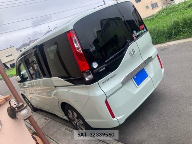 Honda e 2015-12 8666947-4
