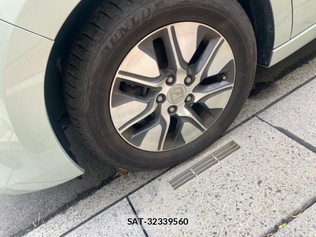 Honda e 2015-12 8666947-7