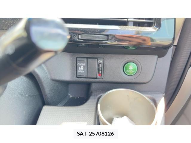 Honda e 2015-11 8661728-12