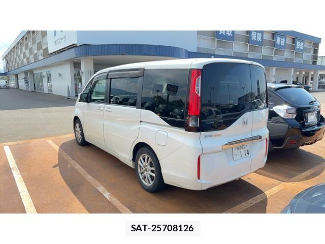 Honda e 2015-11 8661728-6