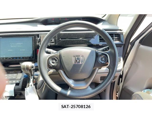 Honda e 2015-11 8661728-8
