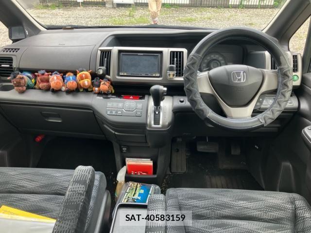 Honda e 2013-07 8686643-16