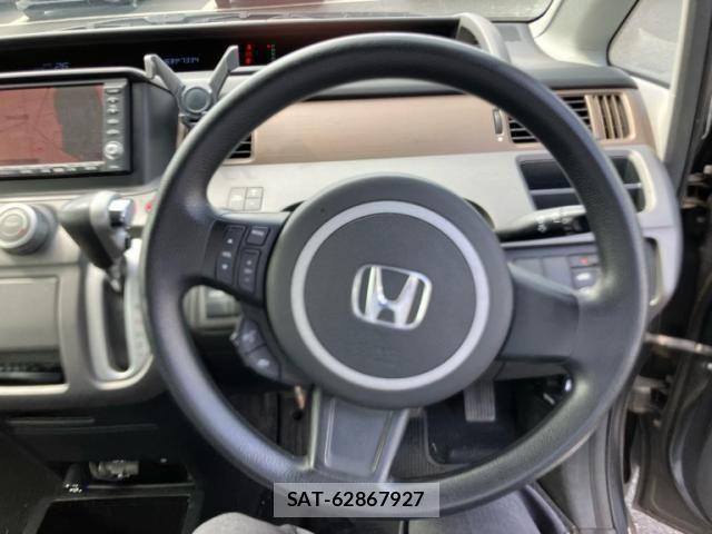 Honda e 2008-03 8746024-11